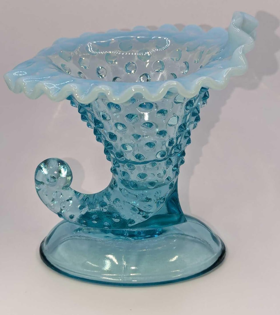 Vintage Blue Hobnail Cornucopia Style Vase Or Candle Holder A: Vintage Blue Hobnail Cornucopia Style Vase Or Candle Holder A. This is approx 4 1/2" x 5" x 5 1/2" and it weighs 1.13lb. The vase has no chips or cracks. 