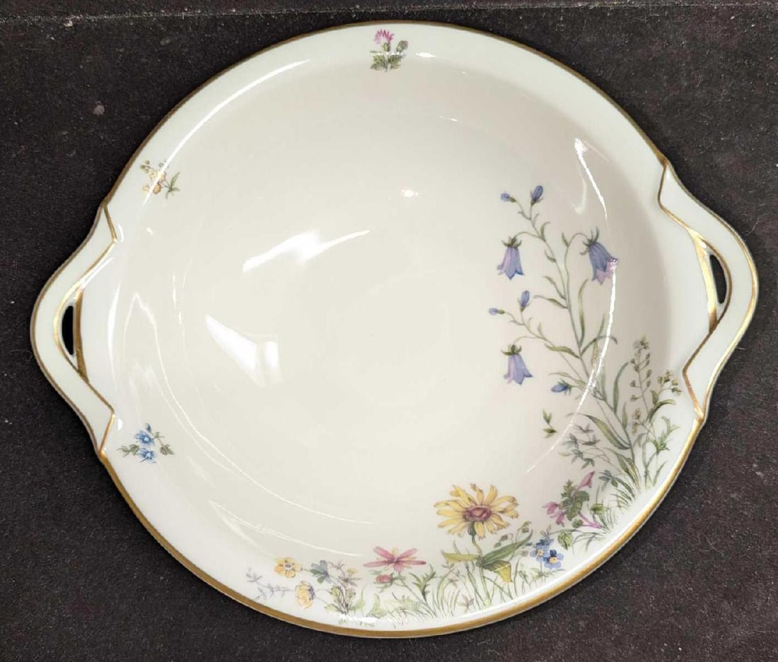 Krautheim Wiesengrund Und Bergeshöhn Serving Bowl With Handles A: Krautheim Wiesengrund Und Bergeshöhn Serving Bowl With Handles A. This is approx 10 1/2" x 9 3/8" x 2 1/2" and it weighs 1.21lb. The bowl has no chips or cracks. Made in Germany.