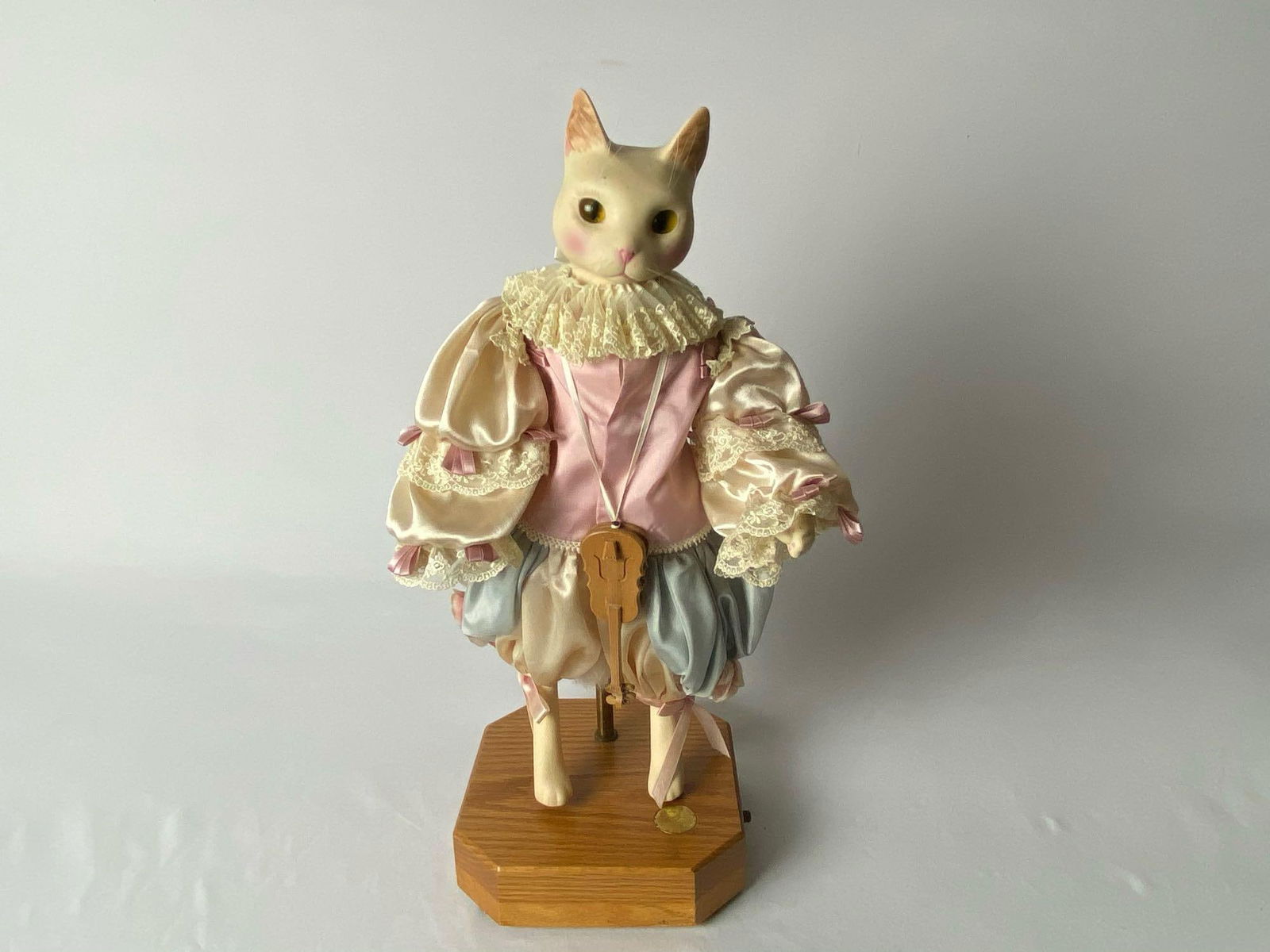 Love and Roses Dolls by Wendy Brent Limited Edition Cat with Musical Box: Love and Roses Dolls by Wendy Brent Limited Edition Cat with Musical Box . This lovely cat is in very good working condition ,but is missing fiddle bow. Signed by the artist on the back of the cats he