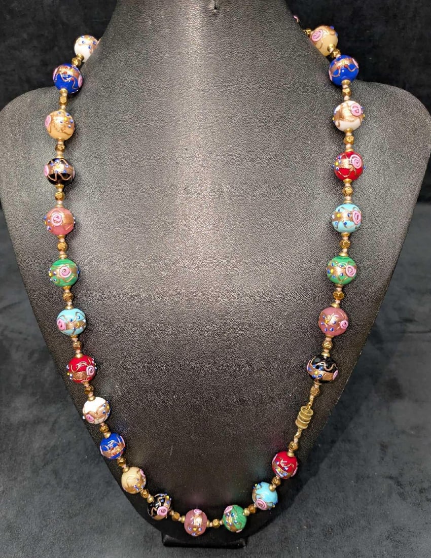 Vintage Italian Murano Colorful Art Glass Bead Necklace SS: Vintage Italian Murano Colorful Art Glass Bead Necklace SS. Glass beads with hand painted designs. Is approx 31" and it weighs 0.06lb.
