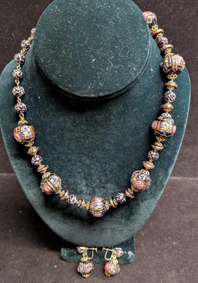 Vintage Italian Murano Black Art Glass Bead Necklace And Earrings Set WW: Vintage Italian Murano Black Art Glass Bead Necklace And Earrings Set WW. Glass beads with hand painted designs. The necklace is approx 18" and the earrings are approx 3/4" x 3/4" x 1 3/8&