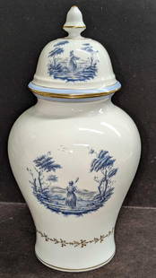 Richard Ginori Porcelain Italian Lidded Urn Jar With Lid: Richard Ginori Porcelain Italian Lidded Urn Jar With Lid. This is approx 6 1/4" x 6 1/4" x 12 1/2" and it weighs 2.77lbs. The jar has no chips or cracks. Please see the images as they are part of the
