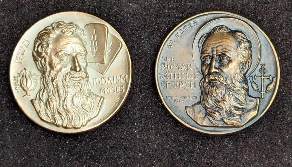 Vintage Ralph Menconi Catholic & Judaism Bronze Medals: Vintage Ralph Menconi Catholic & Judaism Bronze Medals. Part of the "Great Religions Of The World" series. Each coin is approx 1 3/4" x 1 3/4" x 1/8". The total weight is 0.23lb. By the Metallic 