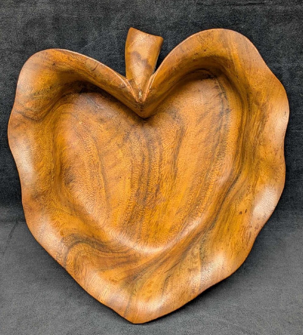 Vintage Hawaiian Monkey Pod Leaf Shaped Bowl (1 of 7)