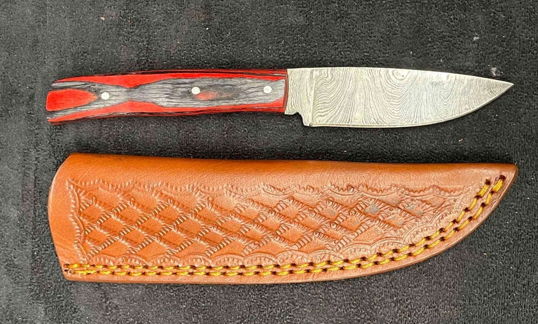 MHS Cutlery Steel Knife & Leather Sheath (II): This lot contains a MHS Cutlery Steel Knife & Leather Sheath (II). It is approx 8 1/4" x 2" x 1" in the sheath. Total weight is approx 4.6oz. Overall the Knife and Sheath are in excellent condition as