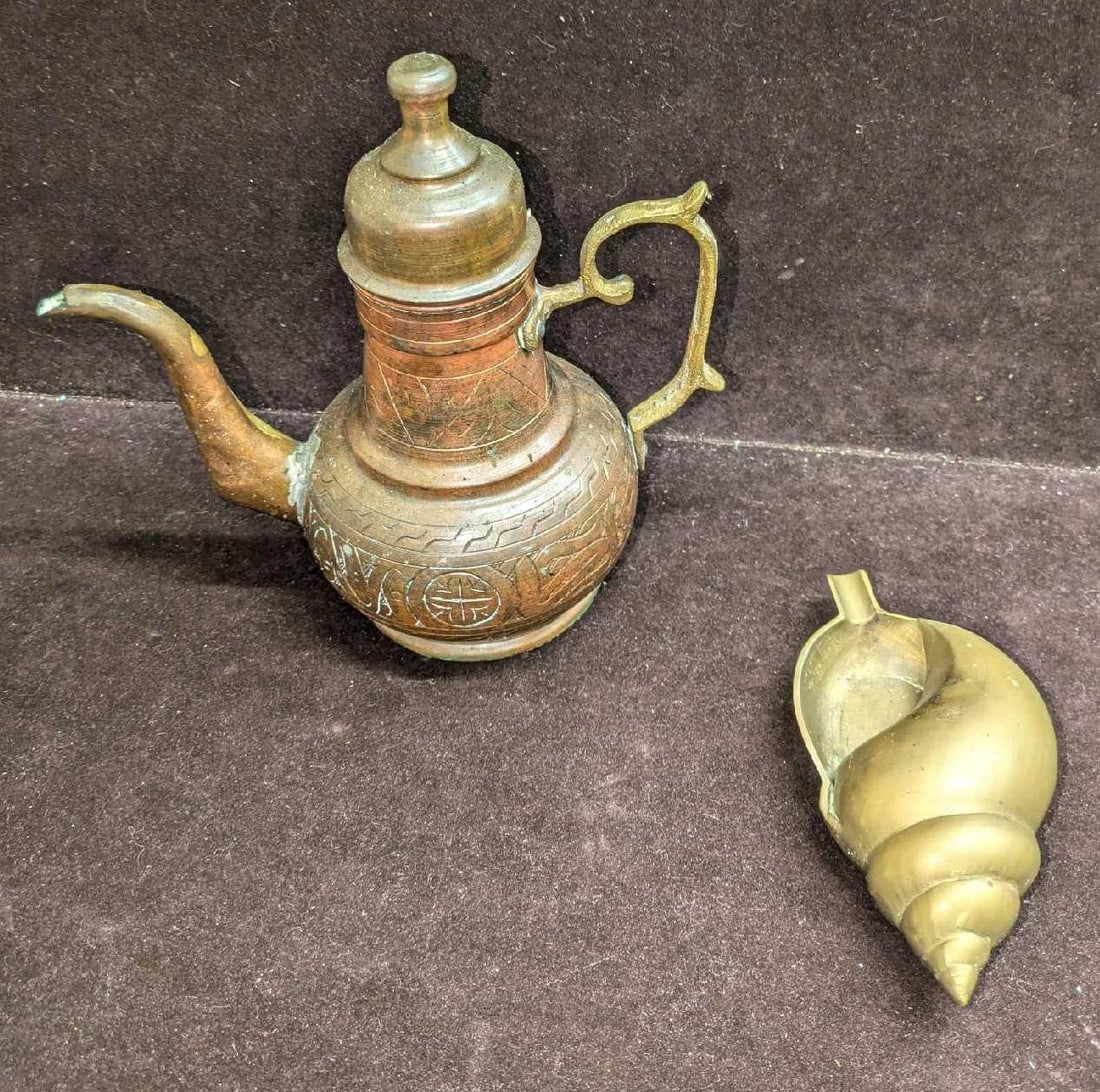 Vintage Brass Shell Ashtray And Etched Tea Pot (1 of 9)