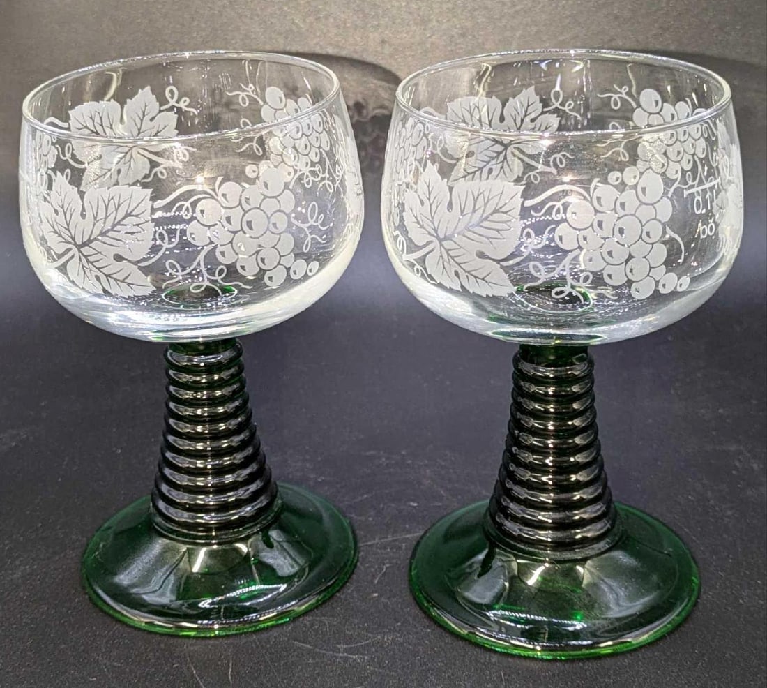 2 Vintage Luminarc French Arcoroc Green Stem Glasses (1 of 6)