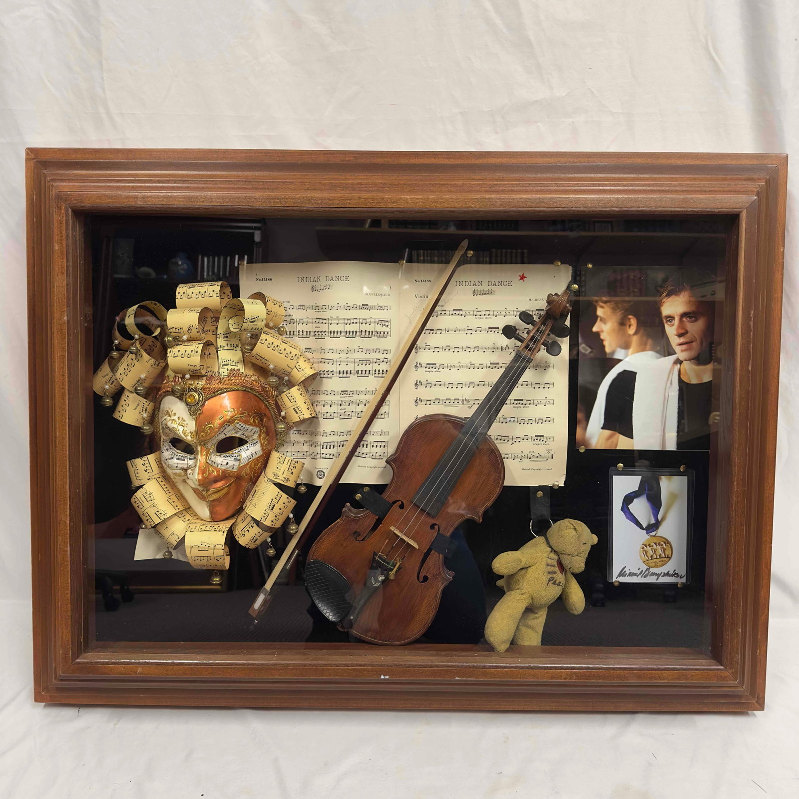 Mikhail Baryshnikov Tribute Shadow Box Indian Dance Sheet Music Violin Venetian Mask Photos R119: Mikhail Baryshnikov Tribute Shadow Box Indian Dance Sheet Music Violin Venetian Mask Photos. A visually arresting tribute to legendary dancer, choreographer, and actor Mikhail Baryshnikov, this unique