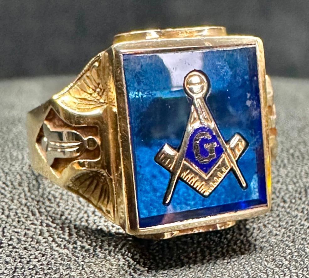 10k Mens' Masonic Ring Size 10.5 (1 of 8)