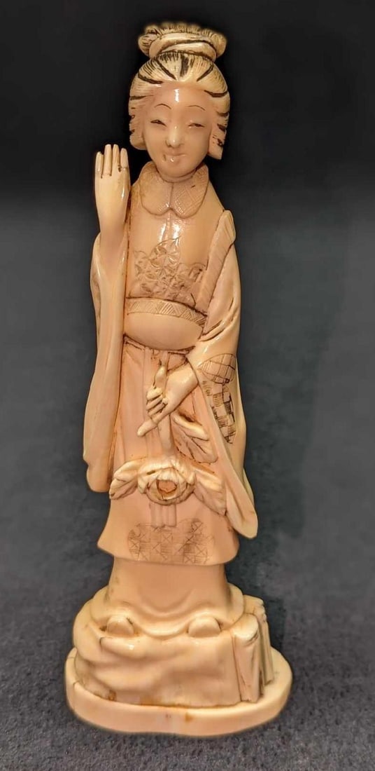 Hand Carved 6" Bone Chinese Lady Figurine: Hand Carved 6" Bone Chinese Lady Figurine. This is approx 2" x 1 1/2" x 6" and it weighs 0.29lb. The figurine has no chips or cracks.