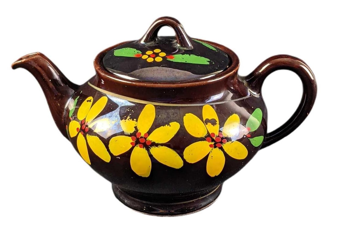Vintage Royal Canadian Art Pottery Yellow Flower Royal Dripless Teapot (1 of 7)