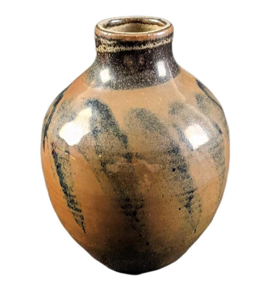 Handmade Ceramic Glossy Glazed Pot: Handmade Ceramic Glossy Glazed Pot. Is marked by the artist on the bottom. Is approx 4" x 4" x 6 1/2" and weighs 1.49lb. Is in a good, used condition with no known damage.