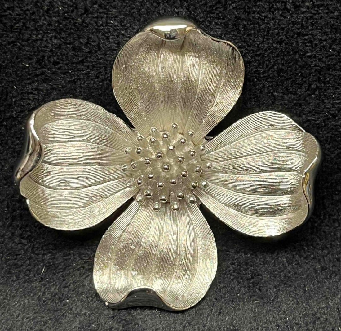 Vintage Signed Crown Trifari Silver Tone Flower Brooch (B): This lot contains a Vintage Signed Crown Trifari Silver Tone Flower Brooch (B). It is approx 1 3/4" x 1 3/4" x 1/2". Total weight is approx 0.4oz. Overall the vintage brooch is in excellent pre owned