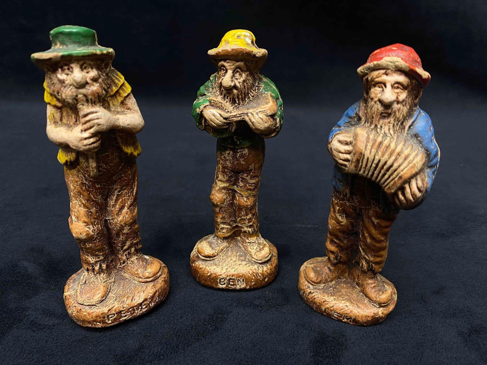 Vintage 1942 Syroco* Hillbilly Band - Musicians: Vintage 1942 Syroco* Hillbilly Band - Musicians Vintage Syroco* Hillbilly Band - Musicians - , Ben on the banjo, Pete on the flute and Lem on the squeeze box. Made in 19