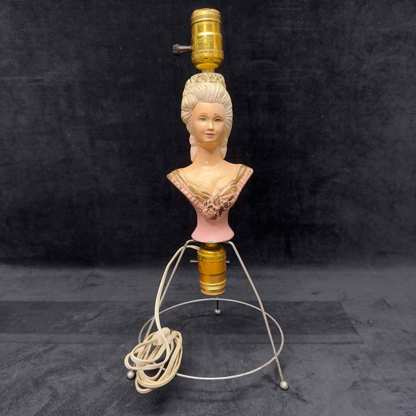 Art Deco Chalk Ware Colonial Lady Pink Dress Bust Double Lamp (1 of 11)