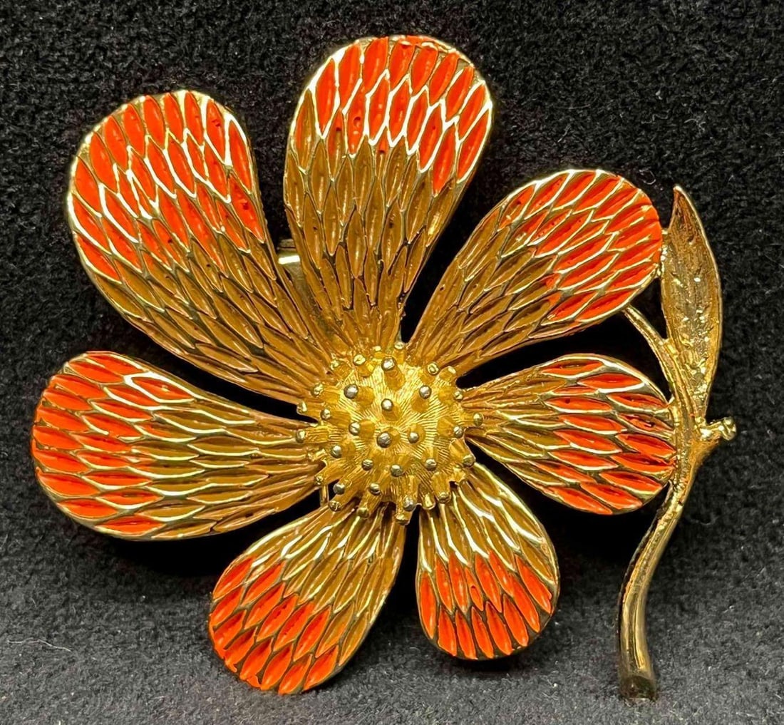Vintage Signed J.J Gold Tone Flower Brooch (1 of 7)