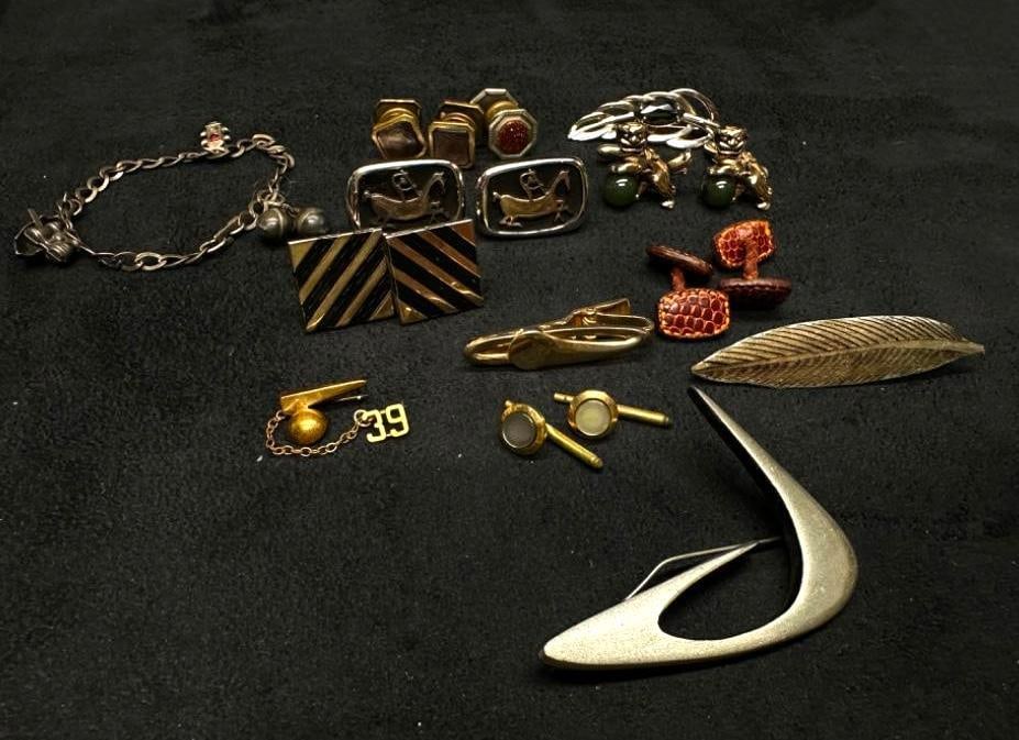 Mixed Lot of Various Pins and Cufflinks (1 of 5)