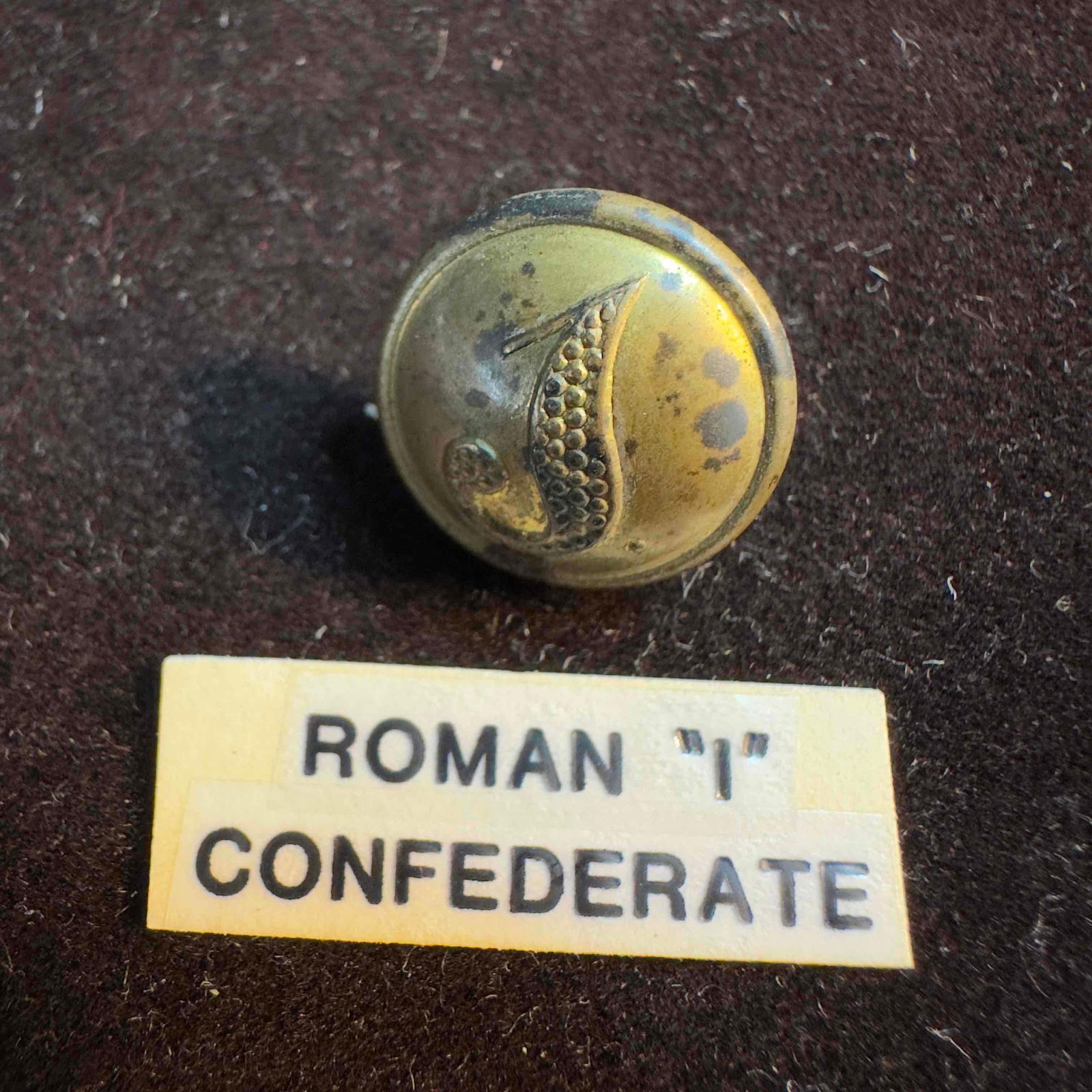 Roman I Script Confederate Infantry Coat Button (1 of 11)