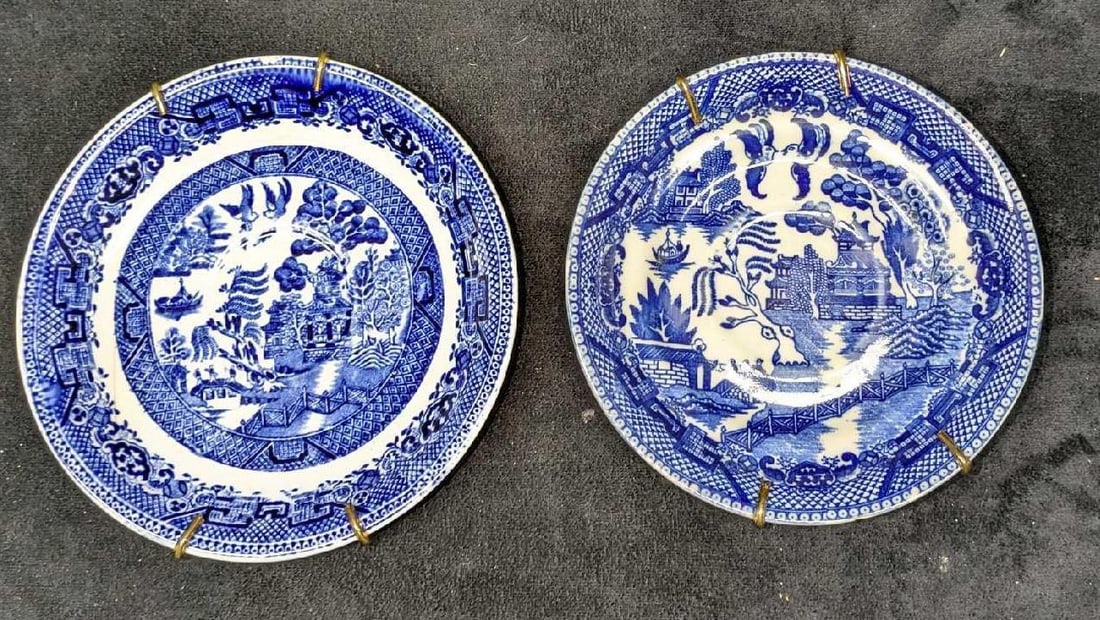 2 Porcelain Willow Blue Hangable Mini Plates (1 of 6)