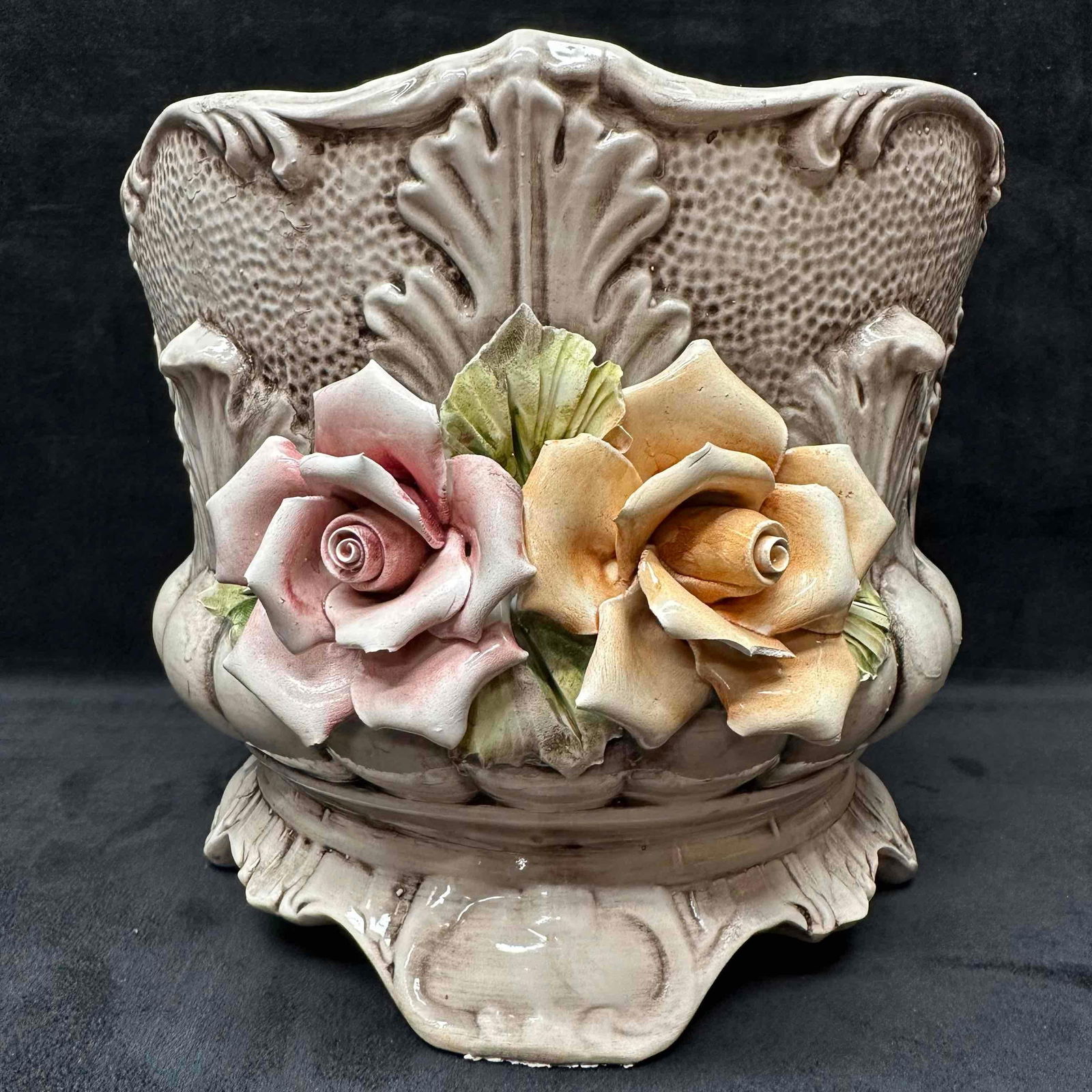 Capodimonte Floral Round Flower Planter Ceramic Porcelain R153: Capodimonte Floral Round Flower Planter Ceramic Porcelain. A few noticeable light chips in the porcelain on a few of the flower tips. Minor markings and wear on the bottom and inside the planter. This
