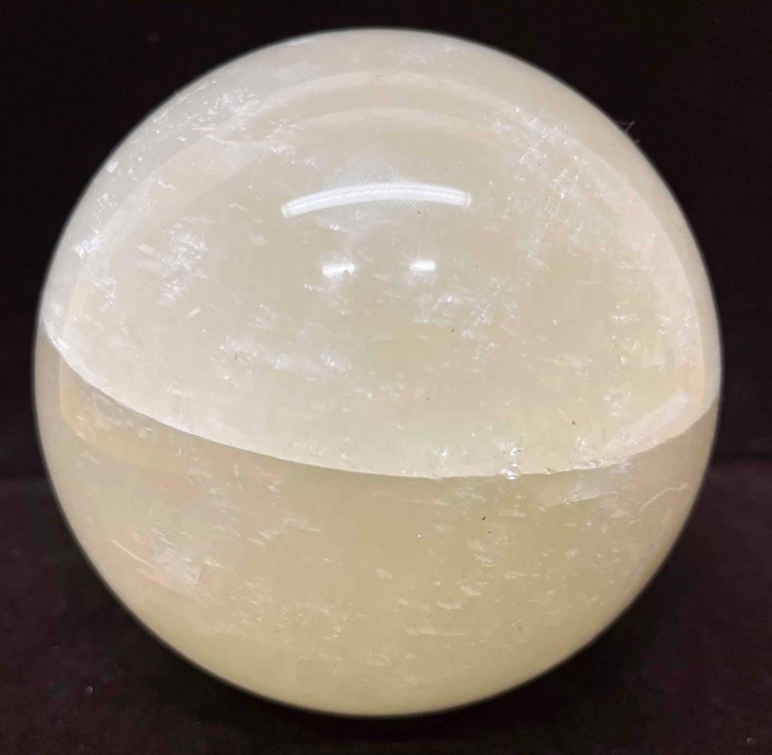 Natural Quartz Sphere (FC#6): This lot contains a Natural Quartz Sphere (FC#6). It is approx 4 3/4" and it weighs about 4.7lbs. Overall the quartz sphere is in good used condition with some light wear from use over time. There are