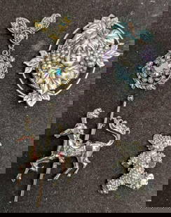 Vintage Silver Tone Unsigned Grape Vine Teddy Bear Carousel Horse Brooch Pin Lot Of  4: Vintage Silver Tone Unsigned Grape Vine Teddy Bear Carousel Horse Brooch Pin Lot Of 4. This lot includes:  (1) Unsigned Woman In Grape Vine Brooch. This is approx 2 1/2&#34; x 2&#34; x 1/2&#34;. (1) U
