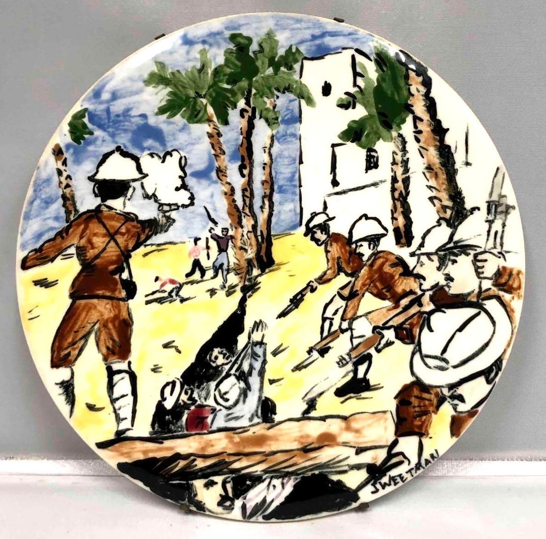 Signed Hand Painted Pottery Wall Art By Sweetman: This lot contains a hand painted circular pottery wall art by Sweetman. The artwork is signed in the bottom right hand corner. It is approx 6" x 6" and weighs about 0.5lbs. Overall the artwork is in e