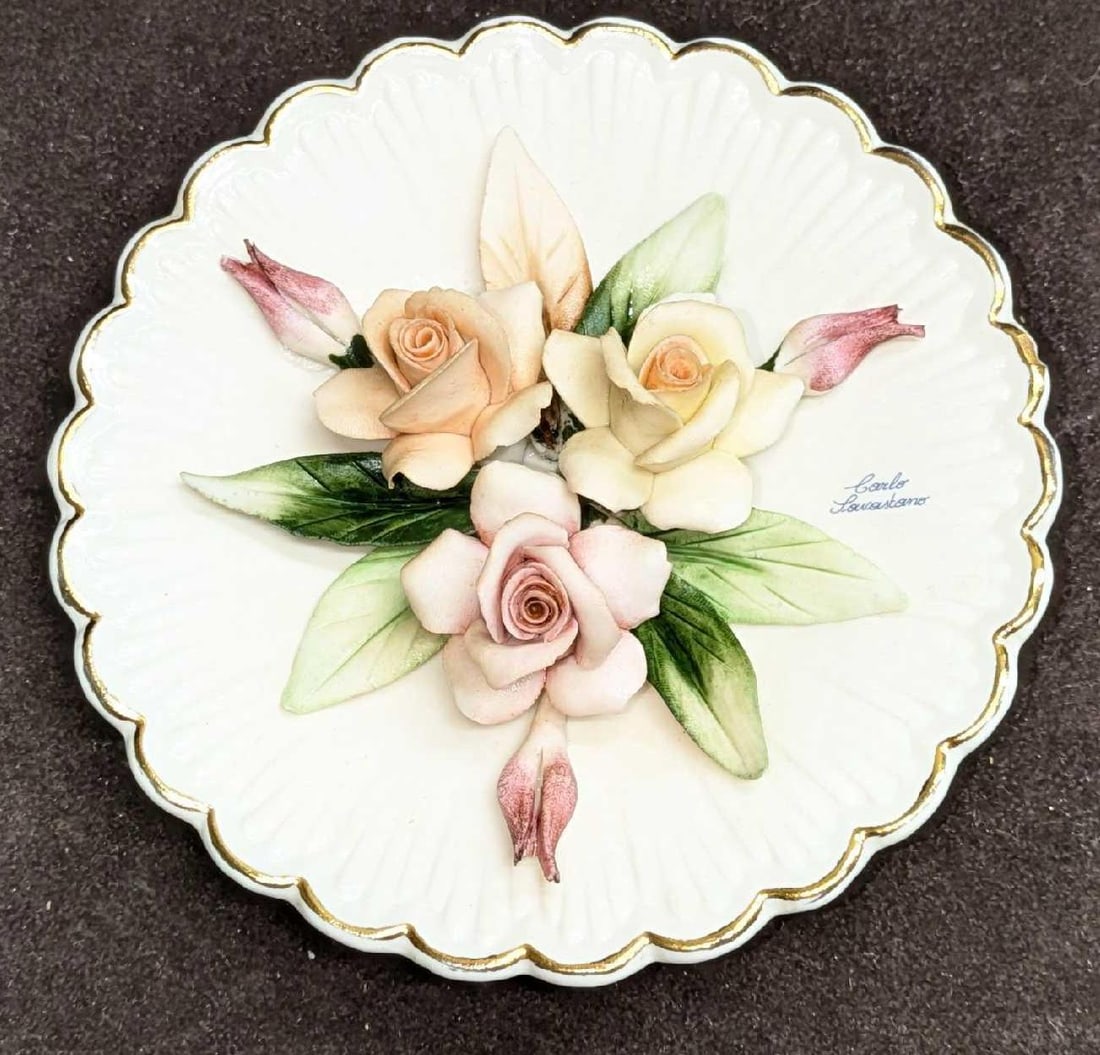 Vintage Capodimonte Italian Roses On Plate Savastano: Vintage Capodimonte Italian Roses On Plate Savastano. By Carlo Savastano. This is approx 6 1/2" x 6 1/2" x 2" and it weighs 0.78lb. The plate has some markings on the front and backing and very s