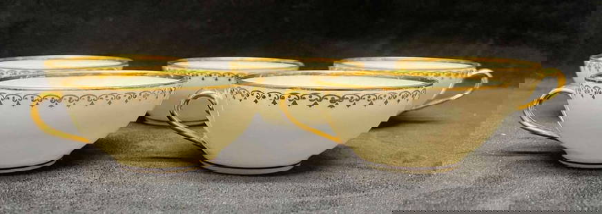 Five Limoges Gold Trim Tea Cups: This lot contains a Five Limoges Gold Trim Tea Cups. Each Tea cup is approx 4 1/4" x 3 3/4" x 1 3/4". Total weight is 0.7lbs. Overall the Limoges Tea Cups are in good used condition with no chips or c