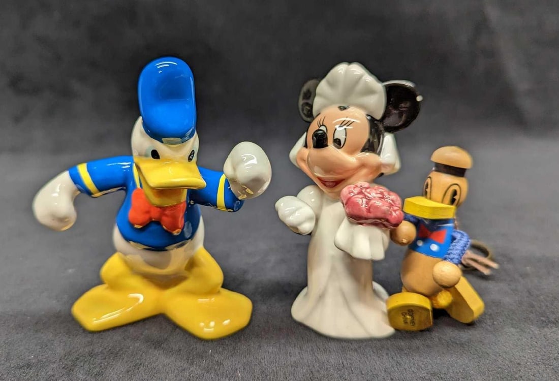 Disney Donald Duck Figurine Minnie Salt & Donald Keychain (1 of 9)