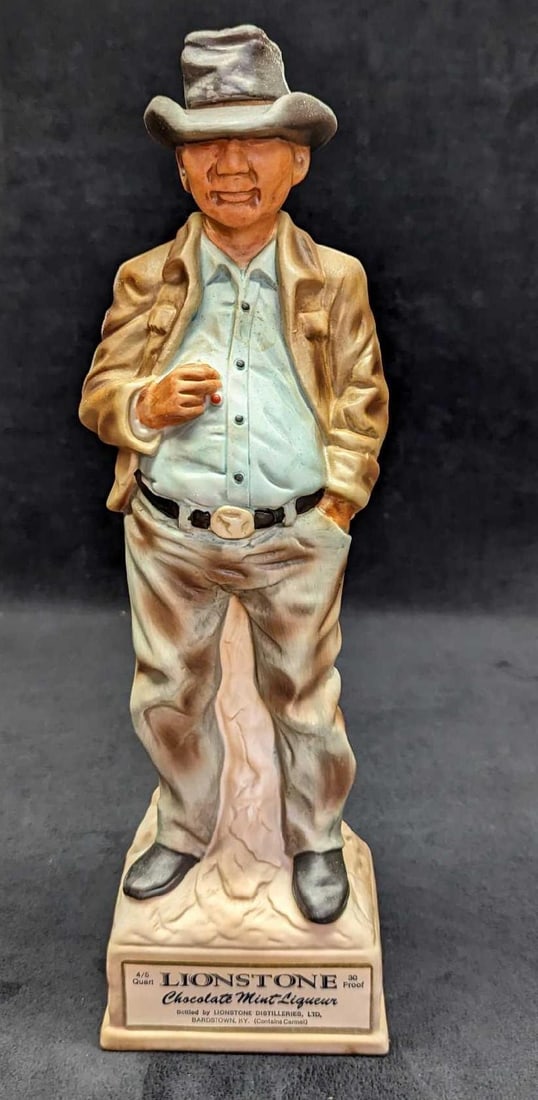 LE Casual Indian Porcelain Lionstone Decanter (1 of 9)