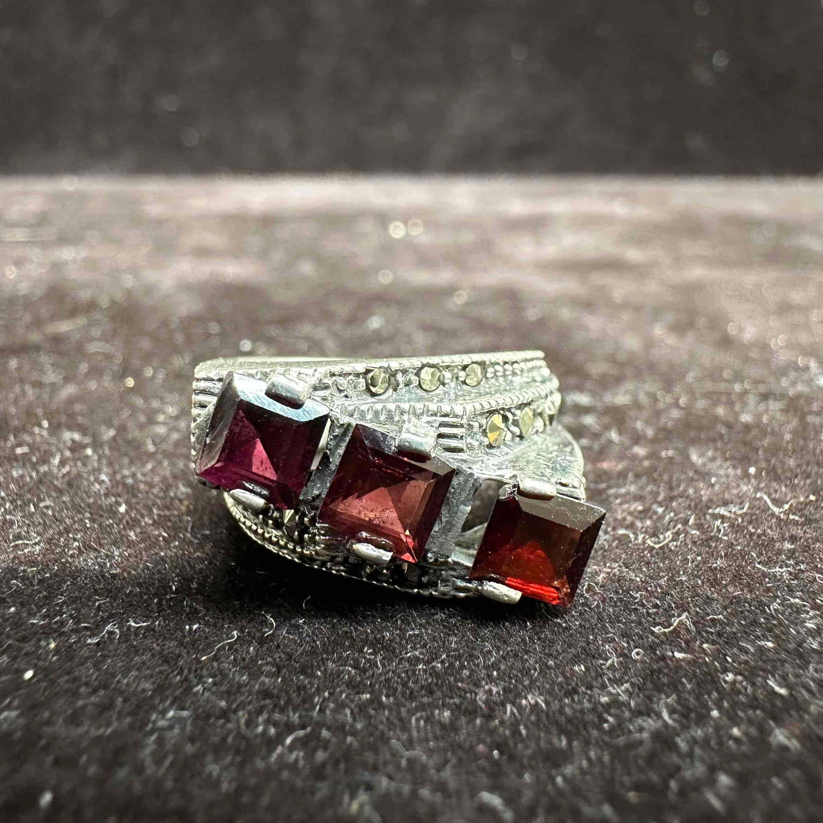 Square Three Setting Red Garnet and Marcasite Sterling Silver Ring Size 6 (1 of 8)