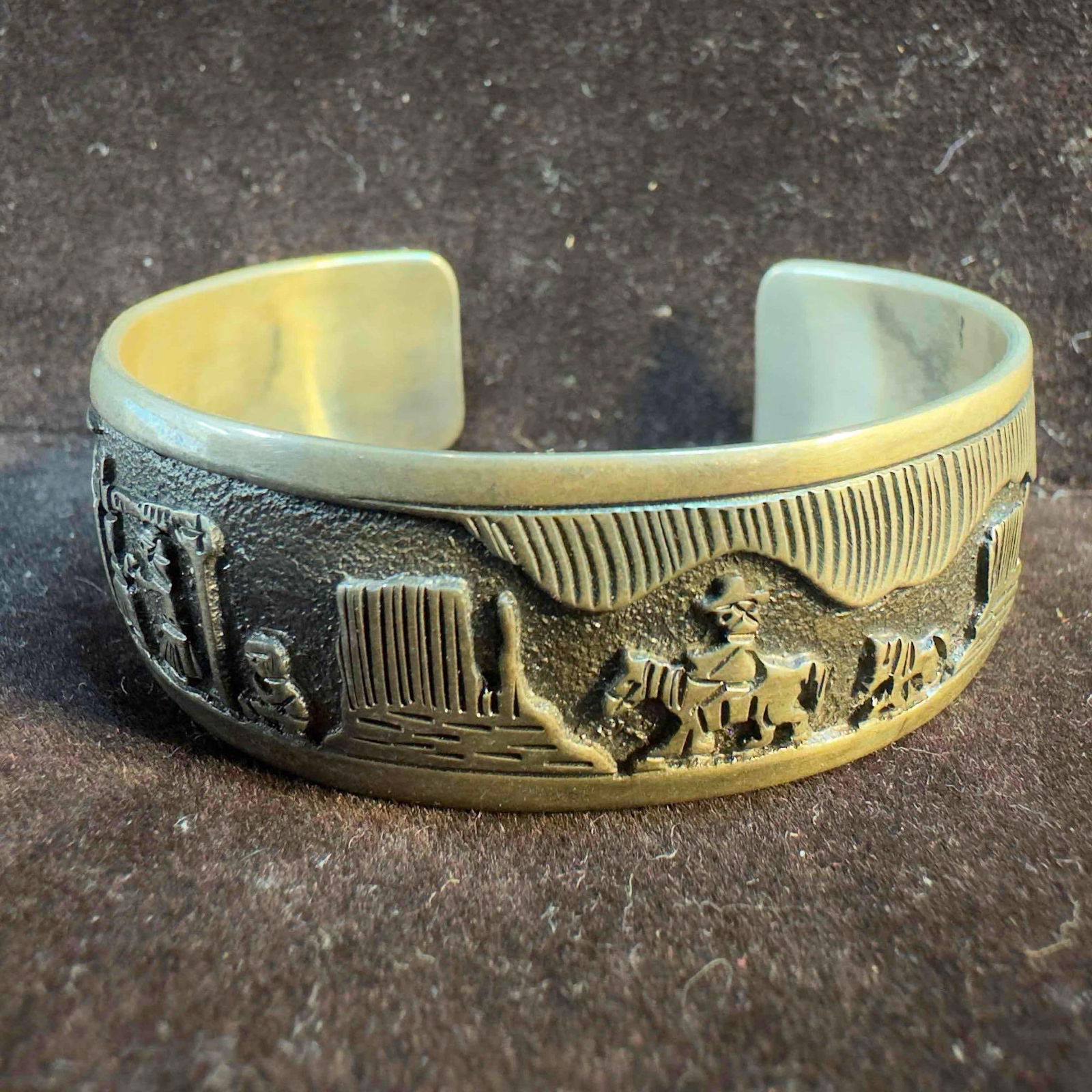 Navajo Style Storyteller Sterling Overlay Etched Travelers Cuff Bracelet B67 (1 of 9)