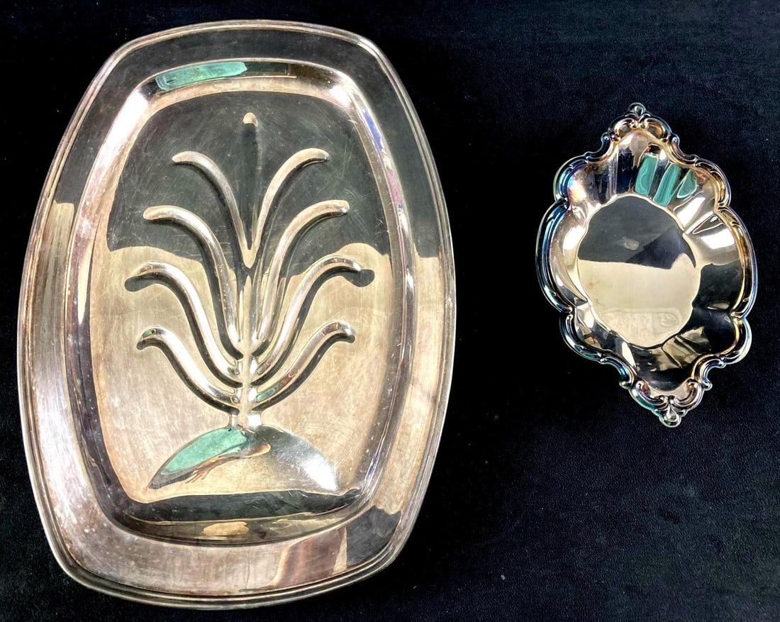 Set of (2) Silver Plates Silver on Copper & International Silver: This lot includes: (1) International Silver Company Nut Dish (1) Silver on Copper Footed Meat Tray Condition is used and see photographs for additional details. The Interna