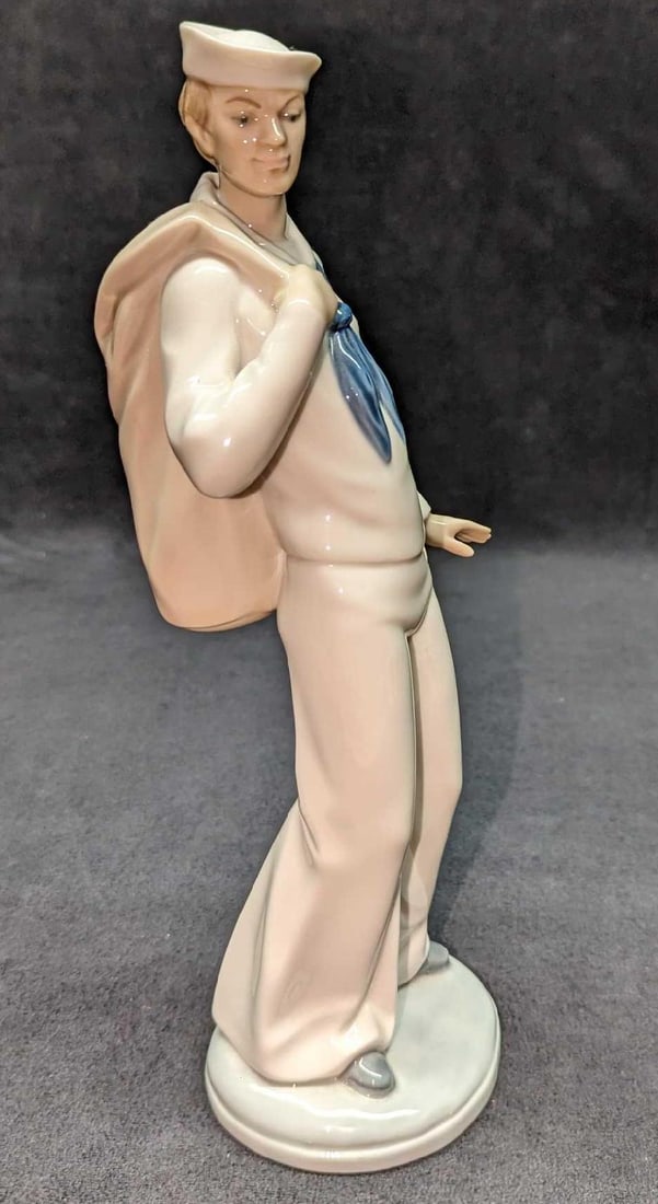 Nao By Lladro A Long Voyage Sailor Man Figurine (1 of 6)