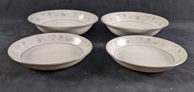 Four English Garden Fine China Bowls: Four English Garden Fine China Bowls This lot has four bowls but different sizes. Every item in this lot is in good condition with no known damage and comes from the same collection of fine china.  (2