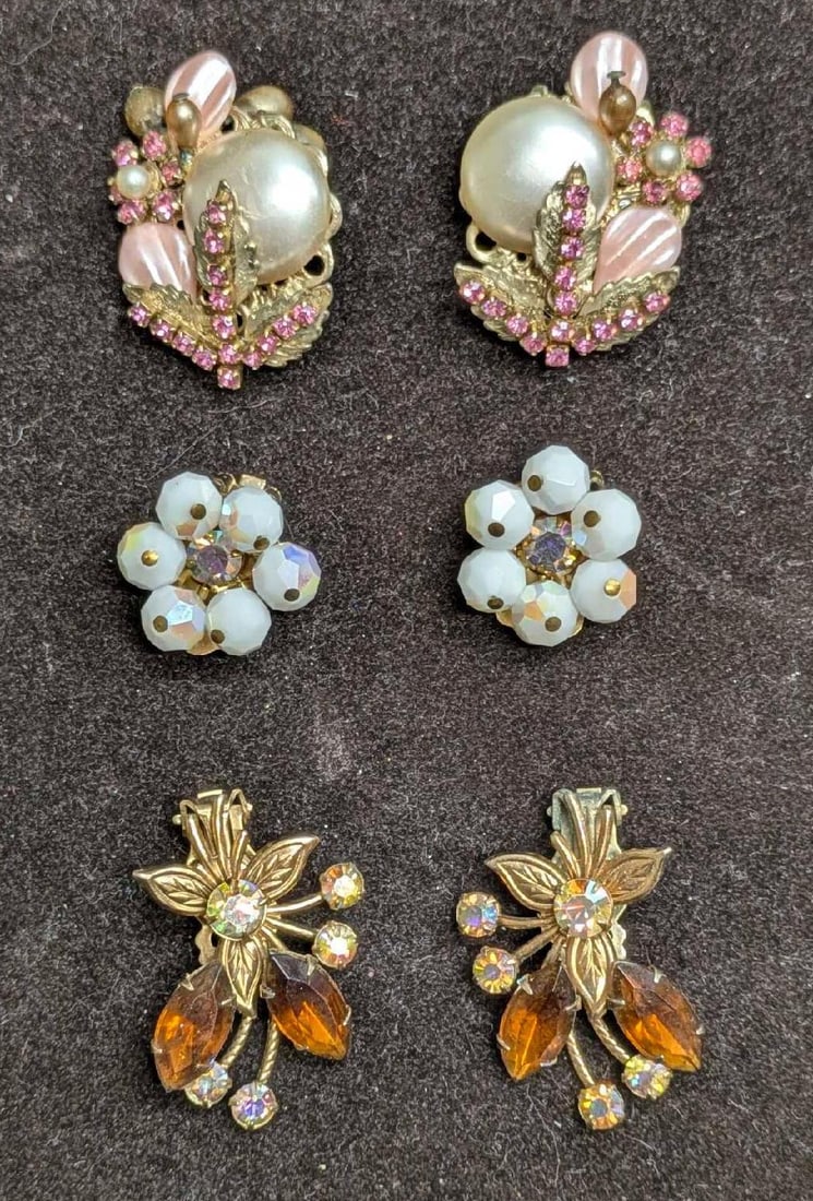 3 Vintage Gold Tone Rhinestones Clip On Earrings (1 of 5)
