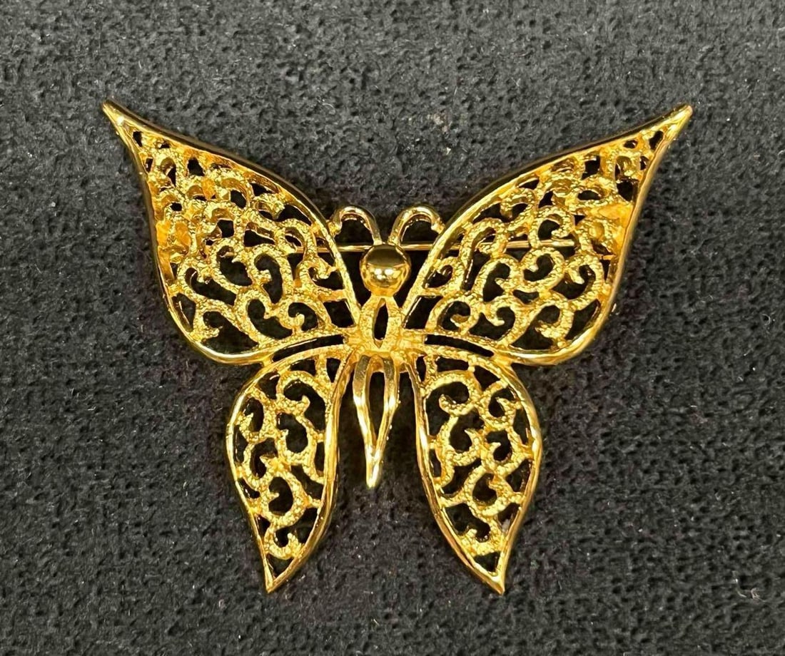 Signed Vintage Crown Trifari Gold Tone Butterfly Brooch (1 of 7)