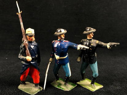 Antique Britains LTD Lead Hand Painted Civil War 2" Gun Toting  Soldiers: Antique Britains LTD Lead Hand Painted Civil War 2" Gun Toting&nbsp;&nbsp;Soldiers&nbsp; . This antique lot includes 3 hand painted figures in Good - Very Good Condition . Some with scrapes and paint