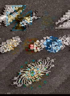 Vintage Unmarked Gold Silver Tone Faux Pearl Rhinestones Brooch Pins Lot Of 5: Vintage Unmarked Gold Silver Tone Faux Pearl Rhinestones Brooch Pins Lot Of 5. This lot includes: (1) Unmarked Silver Tone Faux Pearl Blue Crystal Cross Brooch. This is approx 2" x 2" x 1/4&#