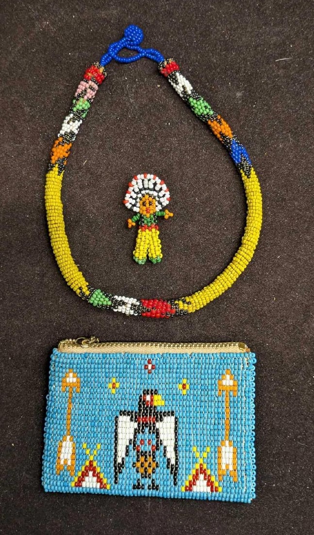 3 Vintage Beaded Short Necklace Coin Purse And Figure (1 of 5)