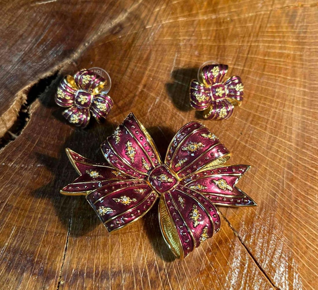 Vintage Joan Rivers Bow Clip-on Earring and Brooch Set (1 of 9)