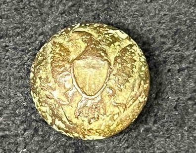 Civil War Confederate Staff General Enlistment Cuff Button: This lot contains a Civil War Confederate Staff General Enlistment Cuff Button. It is approx 3/4" x 3/4" x 1/4". Total weight is less than 1 gram. Overall the Confederate Button is in good pre owned c