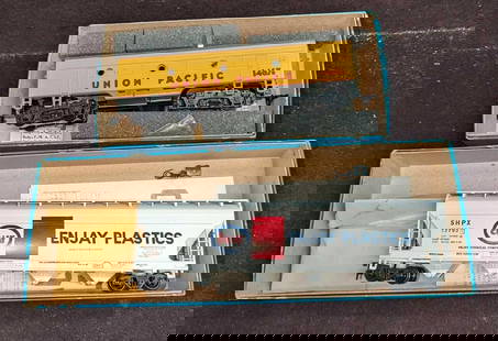 Athearn HO Scale Union Pacific F7B & Enjay Plastics Hopper: Athearn HO Scale Union Pacific F7B &amp; Enjay Plastics Hopper. This lot includes:  (1) Athearn HO Scale Union Pacific 1467B Dummy Non-Powered F7B. This comes in its original box that is approx 7 1/2&