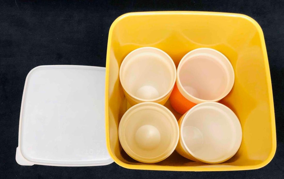 Mid-Century Yellow Norplac Plastic Container + Four Bolero Therm-O-Ware Cups (1 of 11)