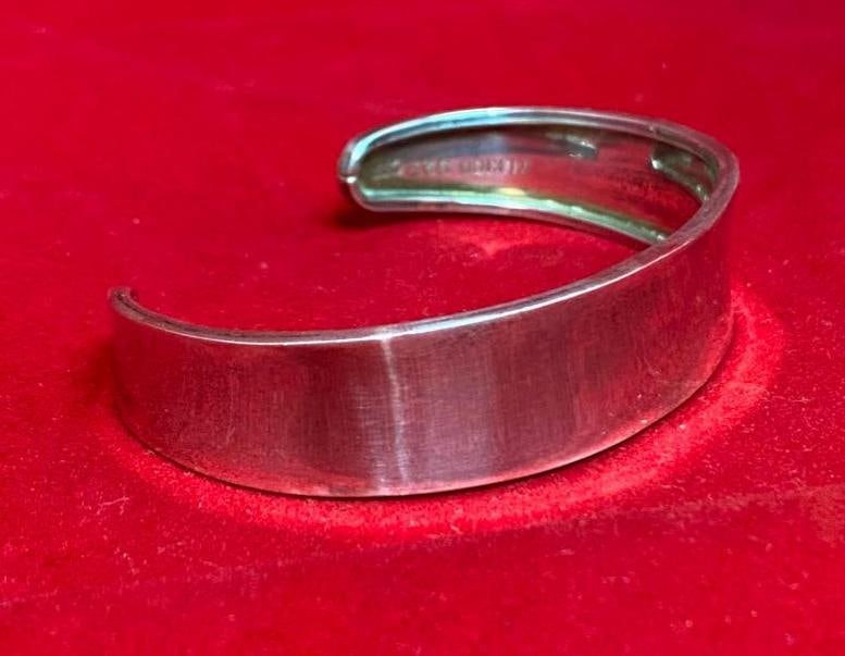 Mexico Sterling Silver Bangle: This piece of jewelry as been tested and researched prior to testing . Please view all our pictures they are part of our description. DETAILS: Metal - Sterling 925 Color - Silver Stones - None Hallm