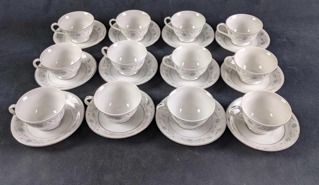 Vintage English Garden Fine China Teacups and Saucers (1 of 10)