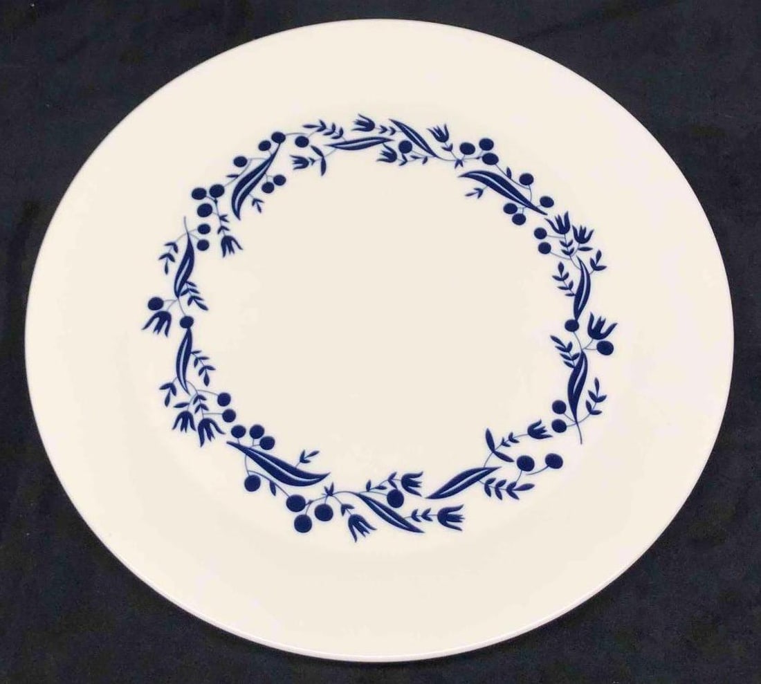 Royal Doulton London 1815 Round Platter Fable Decorated (1 of 9)