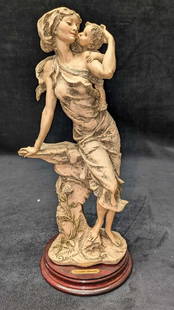 Giuseppe Armani LE Soft Kiss Woman & Baby Figurine: Giuseppe Armani LE Soft Kiss Woman &amp; Baby Figurine. This one is #1032 Out of #2500. It comes with the original box and COA. The box is approx 16 3/8&#34; x 7 1/2&#34; x 6 1/4&#34; and it weighs 3.