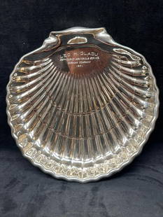 Gorham 40617 Sterling Shell Dish - Engraved Award: Gorham 40617 Sterling Shell Dish - Engraved Award   Sterling silver shell dish made by Gorham, model 40617. It is engraved for 25 years of service at the Gorham company in 1971, with the employees nam